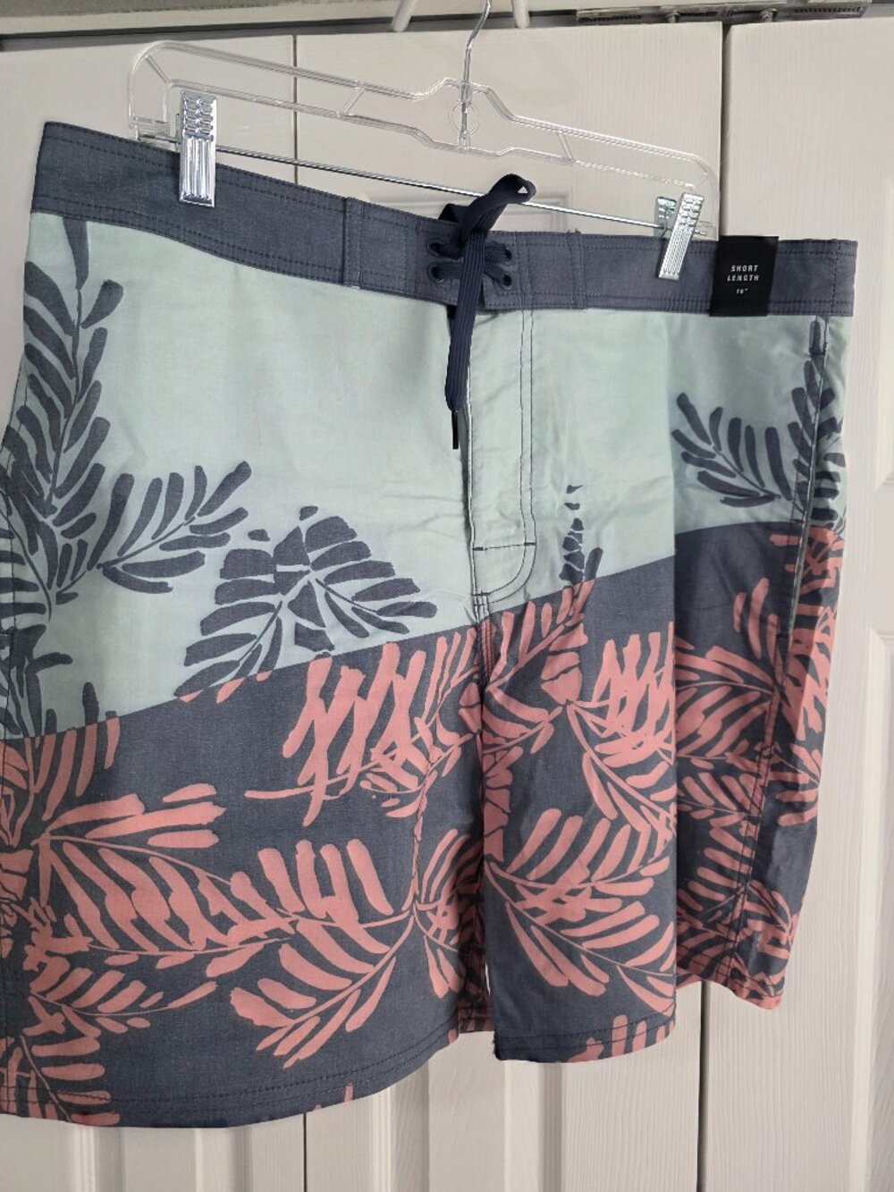 RVCA Nature Men’s Size 36 Board Shorts 18” Tropical Floral Swim Trunks
